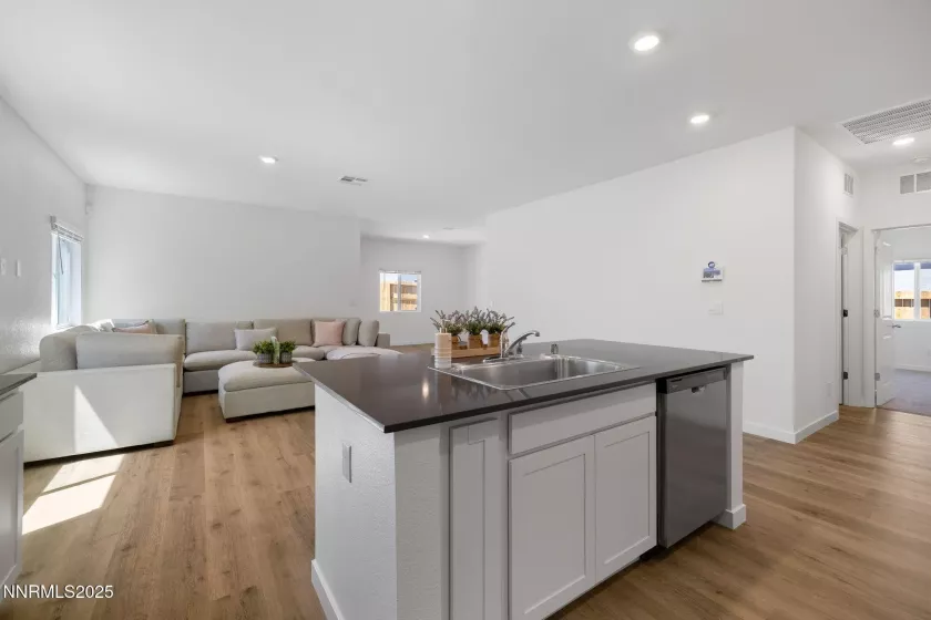 847 Schell Crk, Dayton, Nevada 89403, 3 Bedrooms Bedrooms, ,2 BathroomsBathrooms,Residential,Residential,Schell Crk,250054736