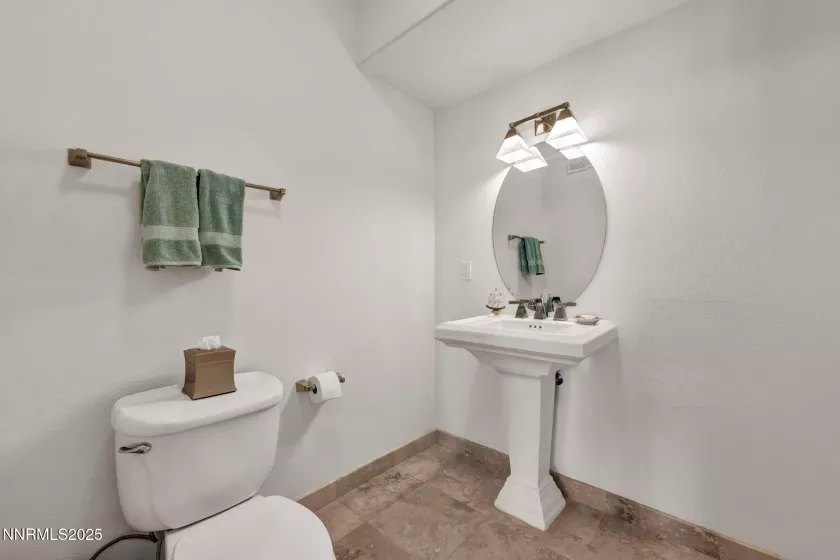 1101 2nd, Reno, Nevada 89503, 2 Bedrooms Bedrooms, ,3 BathroomsBathrooms,Residential,Residential,2nd,250054740