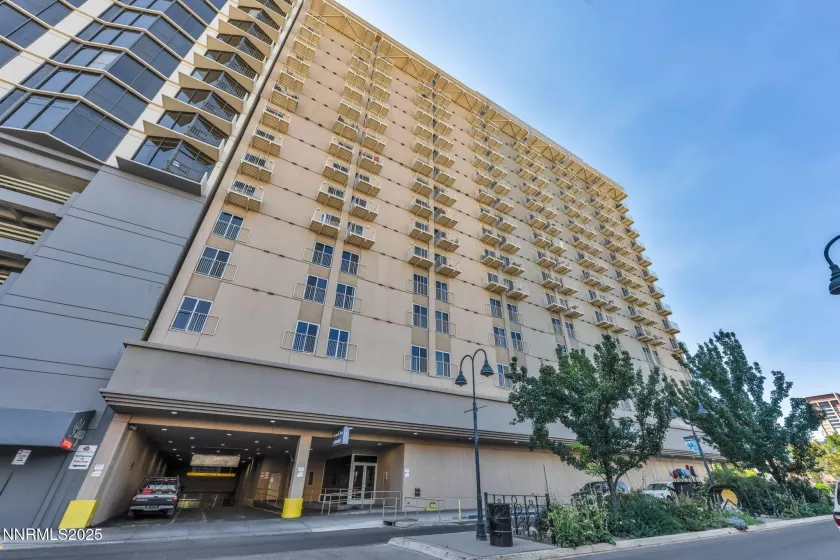 1101 2nd, Reno, Nevada 89503, 2 Bedrooms Bedrooms, ,3 BathroomsBathrooms,Residential,Residential,2nd,250054740