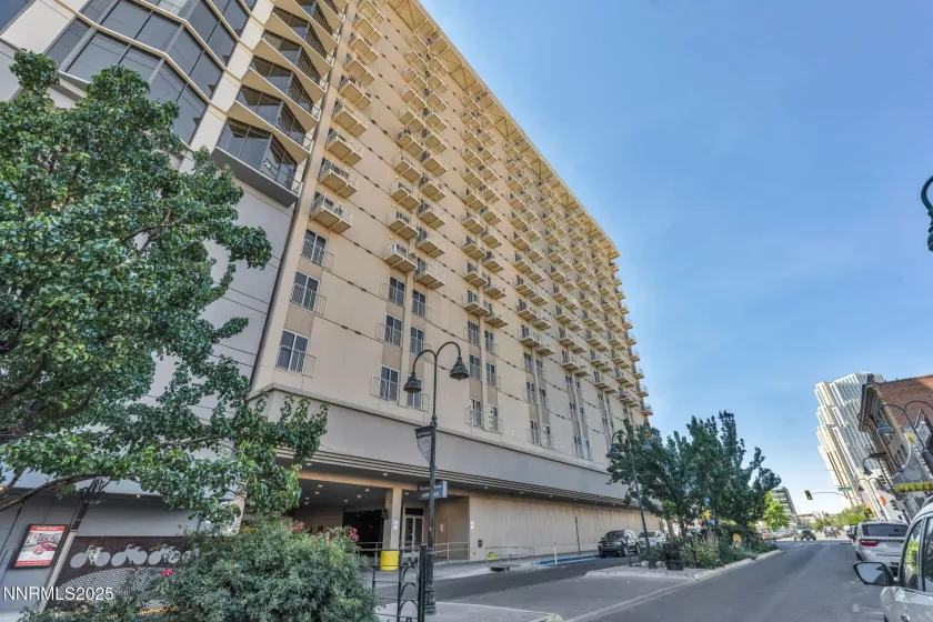 1101 2nd, Reno, Nevada 89503, 2 Bedrooms Bedrooms, ,3 BathroomsBathrooms,Residential,Residential,2nd,250054740