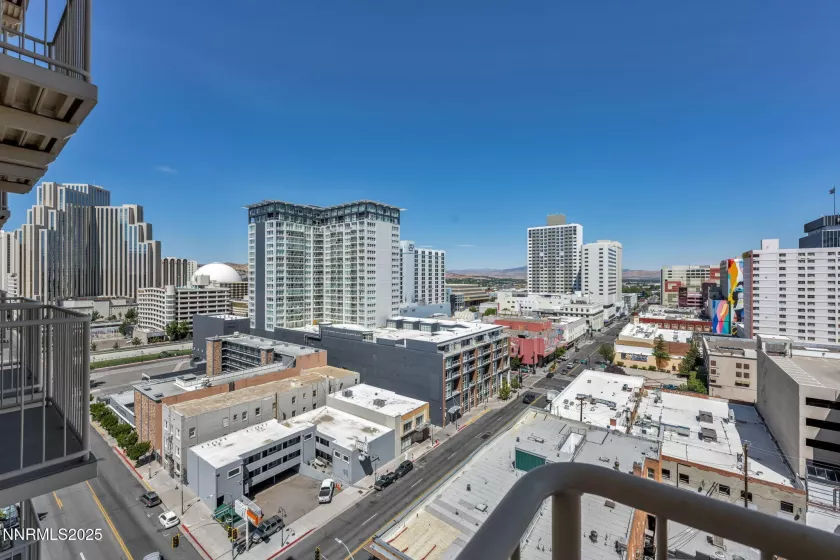 1101 2nd, Reno, Nevada 89503, 2 Bedrooms Bedrooms, ,3 BathroomsBathrooms,Residential,Residential,2nd,250054740