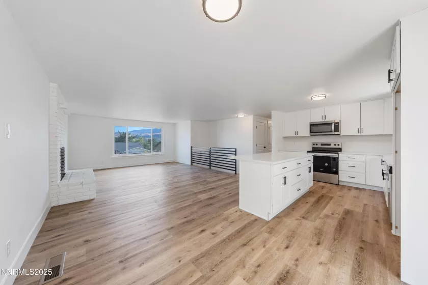 1635 Carlin, Reno, Nevada 89503, 4 Bedrooms Bedrooms, ,3 BathroomsBathrooms,Residential,Residential,Carlin,250054743