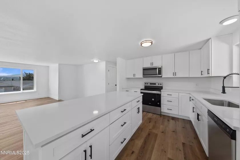 1635 Carlin, Reno, Nevada 89503, 4 Bedrooms Bedrooms, ,3 BathroomsBathrooms,Residential,Residential,Carlin,250054743