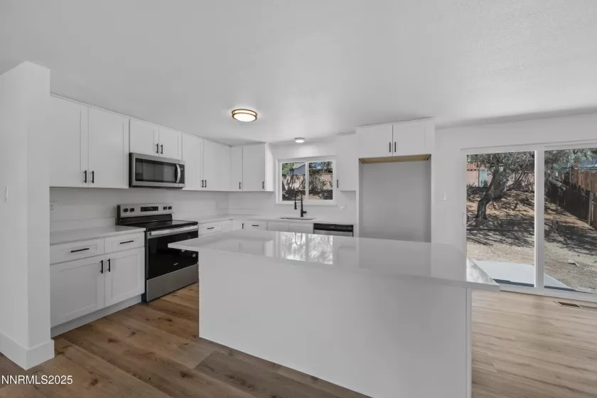 1635 Carlin, Reno, Nevada 89503, 4 Bedrooms Bedrooms, ,3 BathroomsBathrooms,Residential,Residential,Carlin,250054743