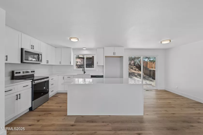 1635 Carlin, Reno, Nevada 89503, 4 Bedrooms Bedrooms, ,3 BathroomsBathrooms,Residential,Residential,Carlin,250054743