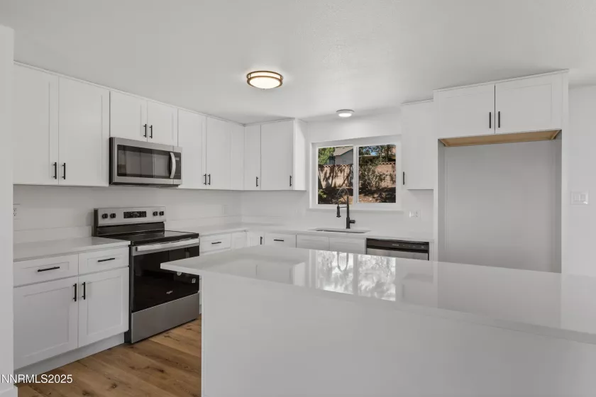 1635 Carlin, Reno, Nevada 89503, 4 Bedrooms Bedrooms, ,3 BathroomsBathrooms,Residential,Residential,Carlin,250054743