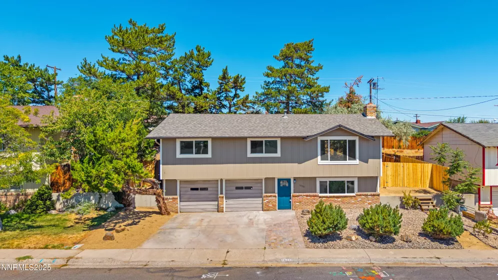 1635 Carlin, Reno, Nevada 89503, 4 Bedrooms Bedrooms, ,3 BathroomsBathrooms,Residential,Residential,Carlin,250054743