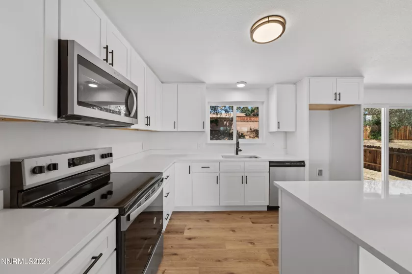 1635 Carlin, Reno, Nevada 89503, 4 Bedrooms Bedrooms, ,3 BathroomsBathrooms,Residential,Residential,Carlin,250054743