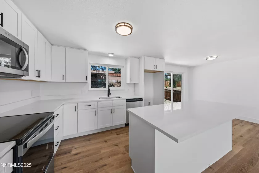 1635 Carlin, Reno, Nevada 89503, 4 Bedrooms Bedrooms, ,3 BathroomsBathrooms,Residential,Residential,Carlin,250054743
