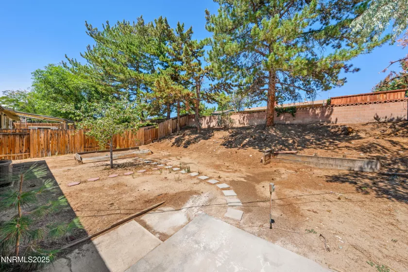 1635 Carlin, Reno, Nevada 89503, 4 Bedrooms Bedrooms, ,3 BathroomsBathrooms,Residential,Residential,Carlin,250054743