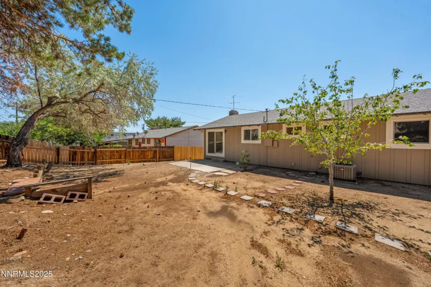 1635 Carlin, Reno, Nevada 89503, 4 Bedrooms Bedrooms, ,3 BathroomsBathrooms,Residential,Residential,Carlin,250054743