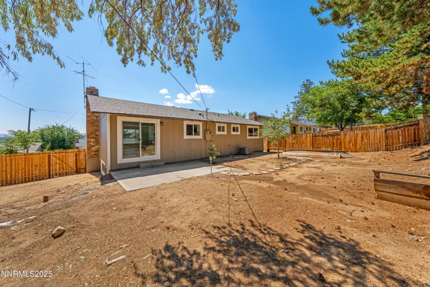 1635 Carlin, Reno, Nevada 89503, 4 Bedrooms Bedrooms, ,3 BathroomsBathrooms,Residential,Residential,Carlin,250054743