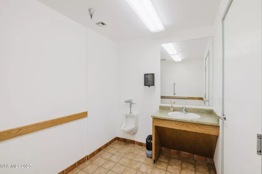 106 Front, Elko, Nevada 89801, ,Commercial Sale,Residential,Front,250054752