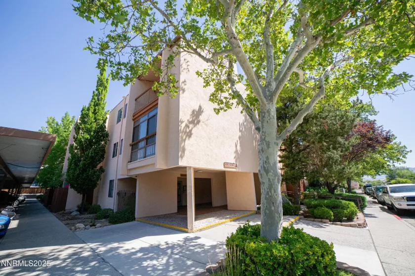 2700 Plumas, Reno, Nevada 89509, 1 Bedroom Bedrooms, ,1 BathroomBathrooms,Residential,Residential,Plumas,250054764