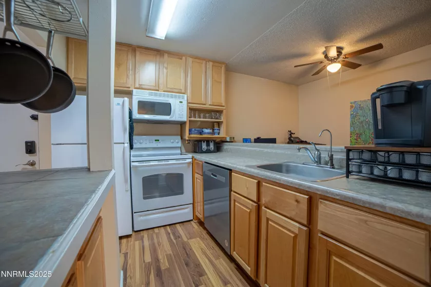2700 Plumas, Reno, Nevada 89509, 1 Bedroom Bedrooms, ,1 BathroomBathrooms,Residential,Residential,Plumas,250054764
