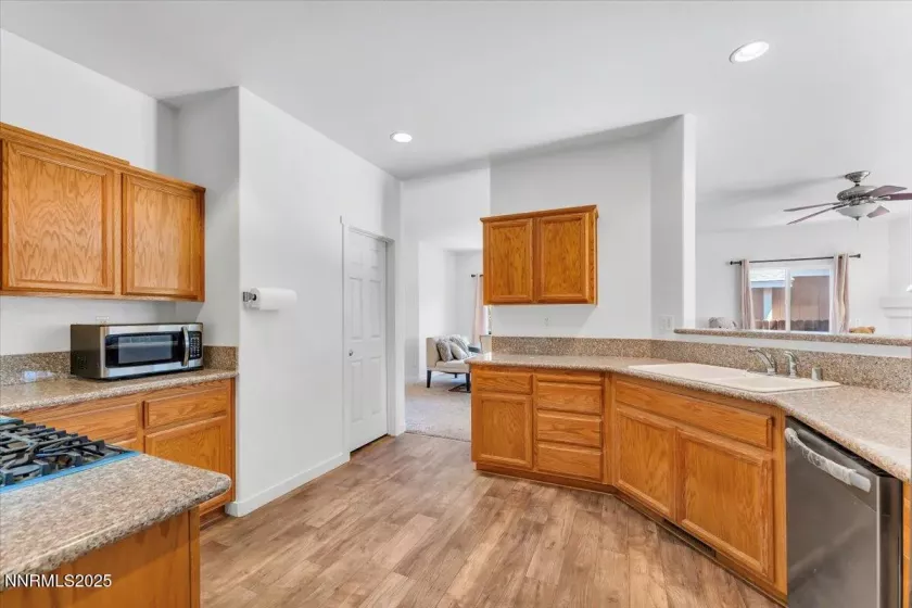 465 Jennys, Fernley, Nevada 89408, 3 Bedrooms Bedrooms, ,2 BathroomsBathrooms,Residential,Residential,Jennys,250054765