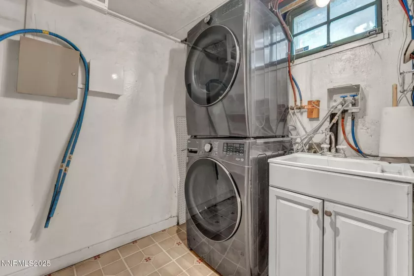 1633 Knox, Reno, Nevada 89509, 3 Bedrooms Bedrooms, ,3 BathroomsBathrooms,Residential,Residential,Knox,250054775