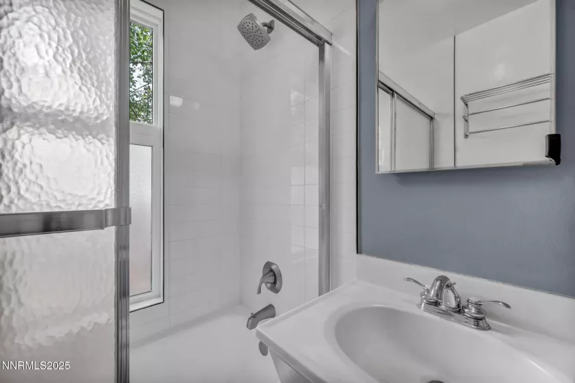 1633 Knox, Reno, Nevada 89509, 3 Bedrooms Bedrooms, ,3 BathroomsBathrooms,Residential,Residential,Knox,250054775