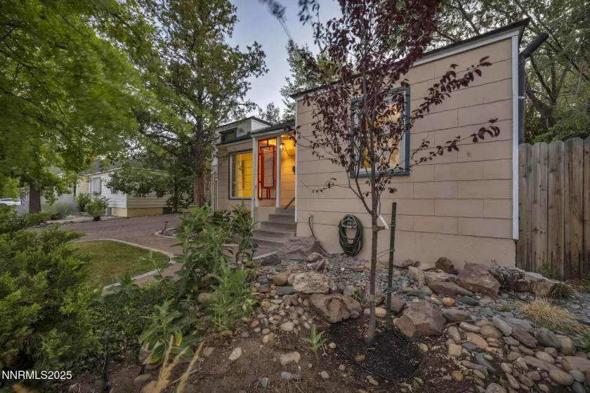 1633 Knox, Reno, Nevada 89509, 3 Bedrooms Bedrooms, ,3 BathroomsBathrooms,Residential,Residential,Knox,250054775