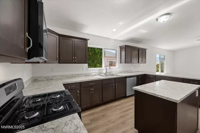 17661 Papa Bear, Reno, Nevada 89508, 3 Bedrooms Bedrooms, ,2 BathroomsBathrooms,Residential,Residential,Papa Bear,250054778