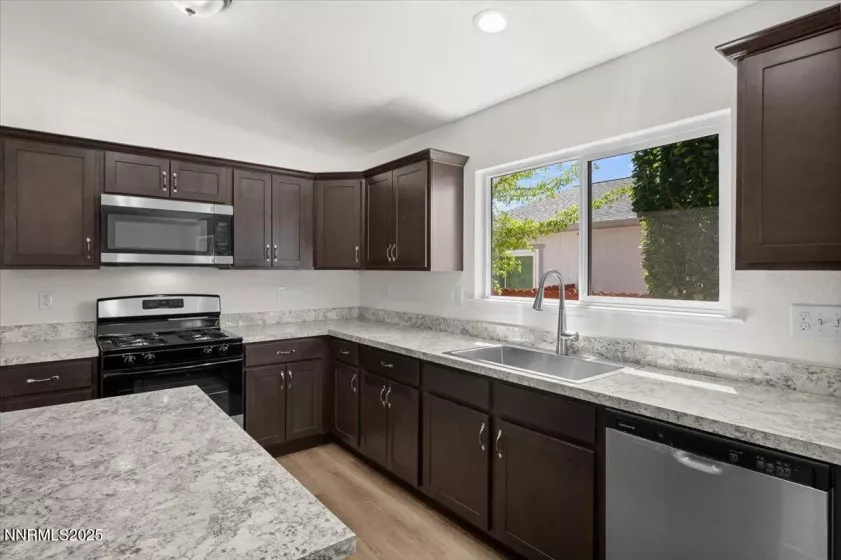 17661 Papa Bear, Reno, Nevada 89508, 3 Bedrooms Bedrooms, ,2 BathroomsBathrooms,Residential,Residential,Papa Bear,250054778
