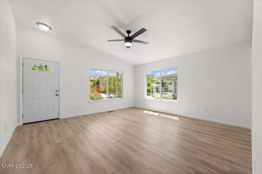 17661 Papa Bear, Reno, Nevada 89508, 3 Bedrooms Bedrooms, ,2 BathroomsBathrooms,Residential,Residential,Papa Bear,250054778