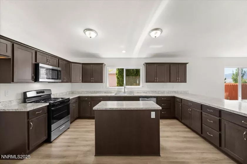 17661 Papa Bear, Reno, Nevada 89508, 3 Bedrooms Bedrooms, ,2 BathroomsBathrooms,Residential,Residential,Papa Bear,250054778