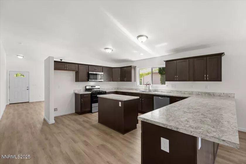 17661 Papa Bear, Reno, Nevada 89508, 3 Bedrooms Bedrooms, ,2 BathroomsBathrooms,Residential,Residential,Papa Bear,250054778