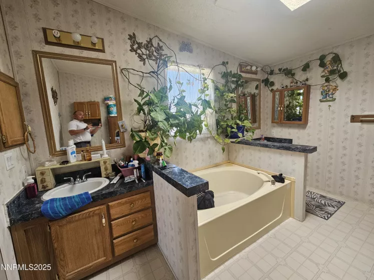 3325 Rawhide, Silver Springs, Nevada 89429, 3 Bedrooms Bedrooms, ,2 BathroomsBathrooms,Residential,Residential,Rawhide,250054781