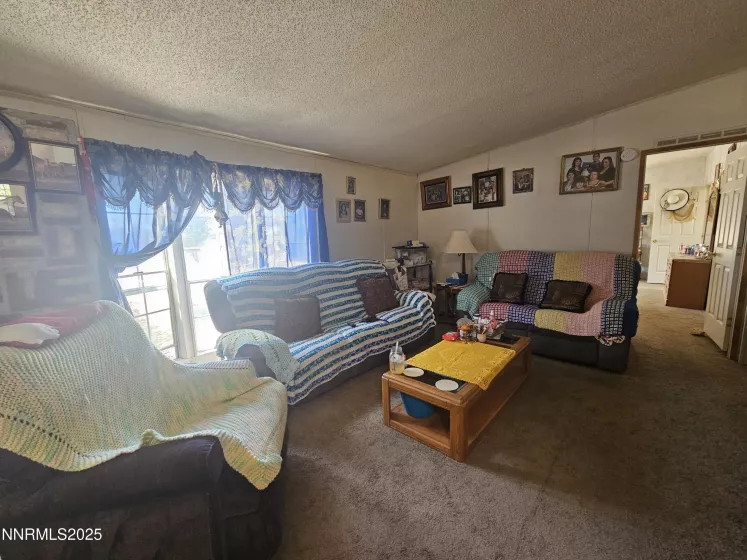 3325 Rawhide, Silver Springs, Nevada 89429, 3 Bedrooms Bedrooms, ,2 BathroomsBathrooms,Residential,Residential,Rawhide,250054781
