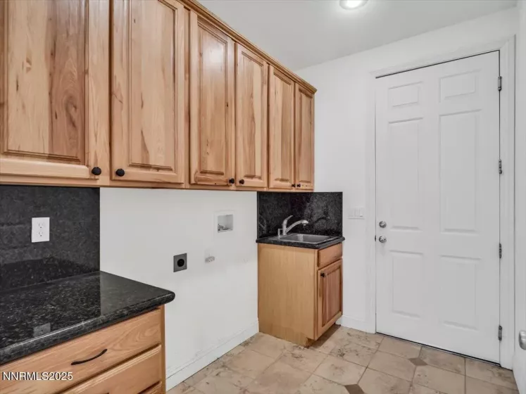 1696 Benton, Minden, Nevada 89423, 4 Bedrooms Bedrooms, ,3 BathroomsBathrooms,Residential,Residential,Benton,250054794