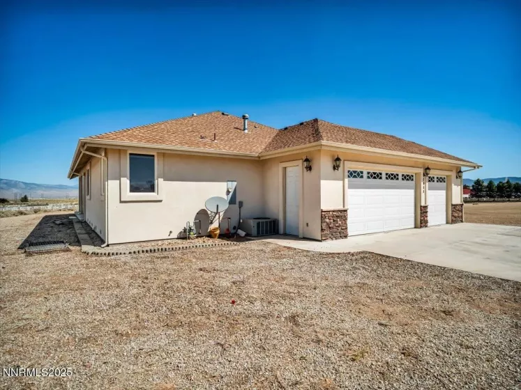 1696 Benton, Minden, Nevada 89423, 4 Bedrooms Bedrooms, ,3 BathroomsBathrooms,Residential,Residential,Benton,250054794