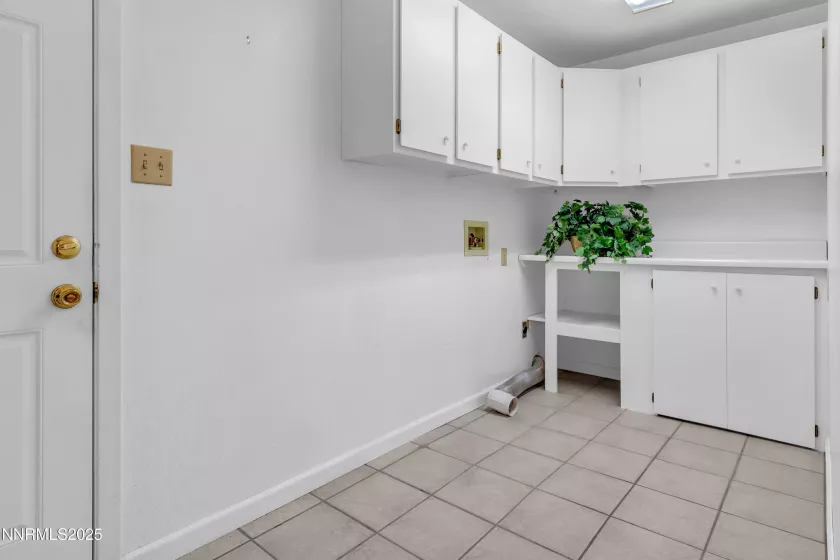 1843 Woodtrail, Sparks, Nevada 89434, 3 Bedrooms Bedrooms, ,2 BathroomsBathrooms,Residential,Residential,Woodtrail,250054801