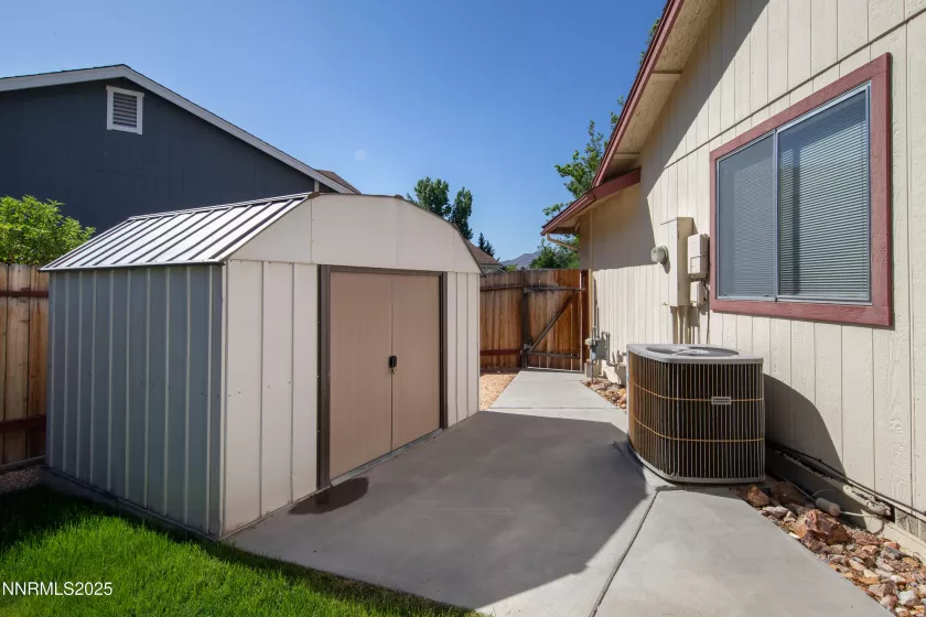 1843 Woodtrail, Sparks, Nevada 89434, 3 Bedrooms Bedrooms, ,2 BathroomsBathrooms,Residential,Residential,Woodtrail,250054801