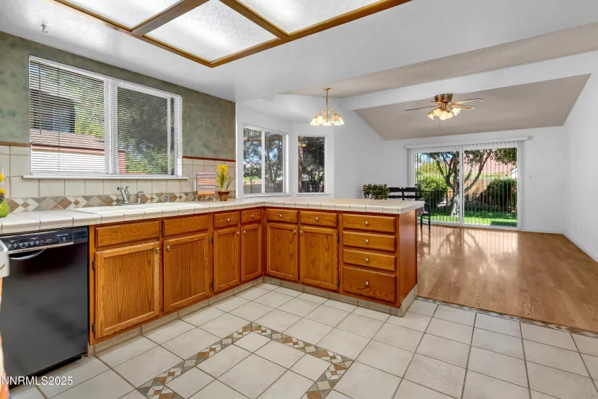 1843 Woodtrail, Sparks, Nevada 89434, 3 Bedrooms Bedrooms, ,2 BathroomsBathrooms,Residential,Residential,Woodtrail,250054801