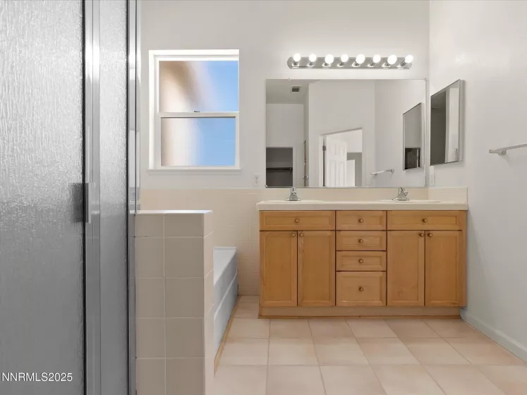 8044 Miramar, Sparks, Nevada 89436, 3 Bedrooms Bedrooms, ,2 BathroomsBathrooms,Residential,Residential,Miramar,250054810