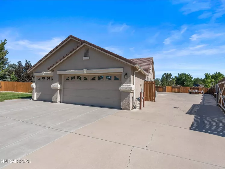 8044 Miramar, Sparks, Nevada 89436, 3 Bedrooms Bedrooms, ,2 BathroomsBathrooms,Residential,Residential,Miramar,250054810