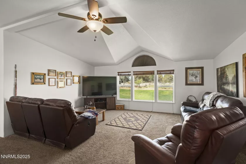 3880 Edwards, Fallon, Nevada 89406, 3 Bedrooms Bedrooms, ,2 BathroomsBathrooms,Residential,Residential,Edwards,250054825