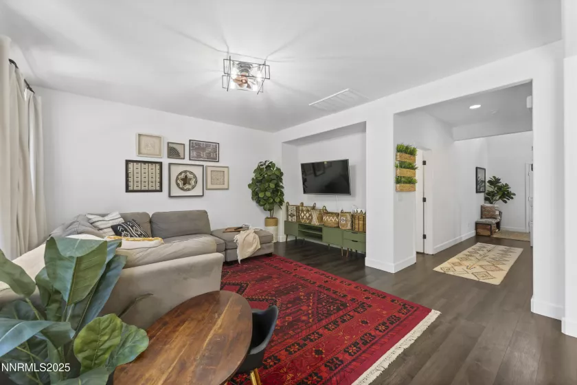 8972 Finnsech, Reno, Nevada 89506, 4 Bedrooms Bedrooms, ,3 BathroomsBathrooms,Residential,Residential,Finnsech,250054834
