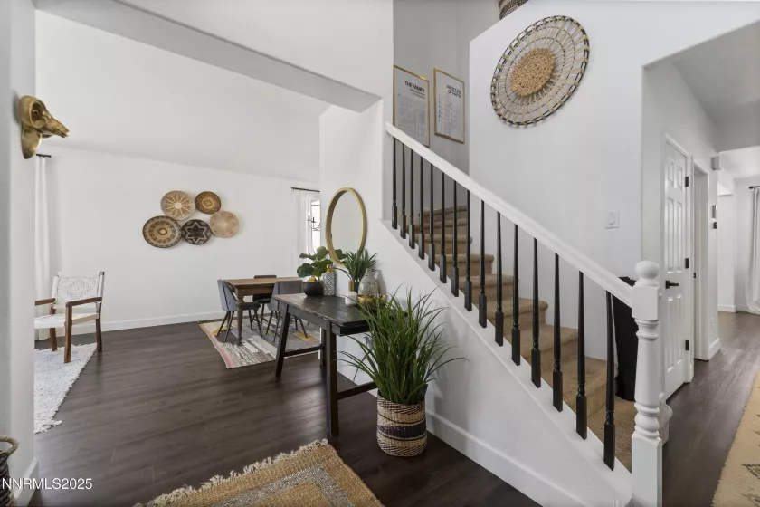 Foyer and entrywayy