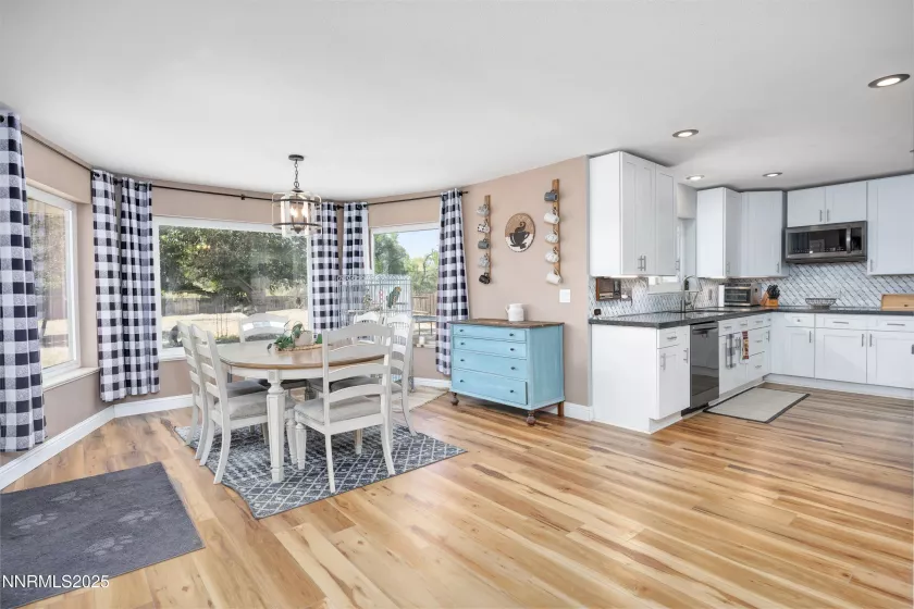455 Carson River, Fallon, Nevada 89406, 4 Bedrooms Bedrooms, ,3 BathroomsBathrooms,Residential,Residential,Carson River,250054837