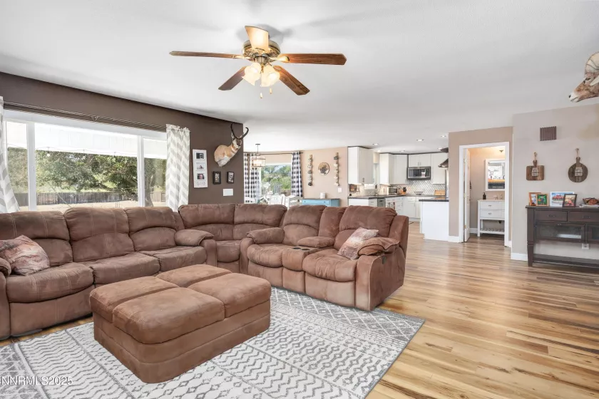 455 Carson River, Fallon, Nevada 89406, 4 Bedrooms Bedrooms, ,3 BathroomsBathrooms,Residential,Residential,Carson River,250054837