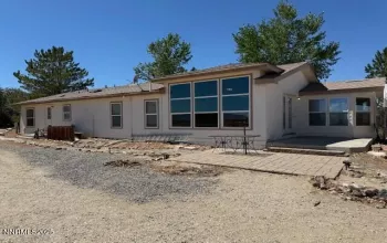 Front/Exterior