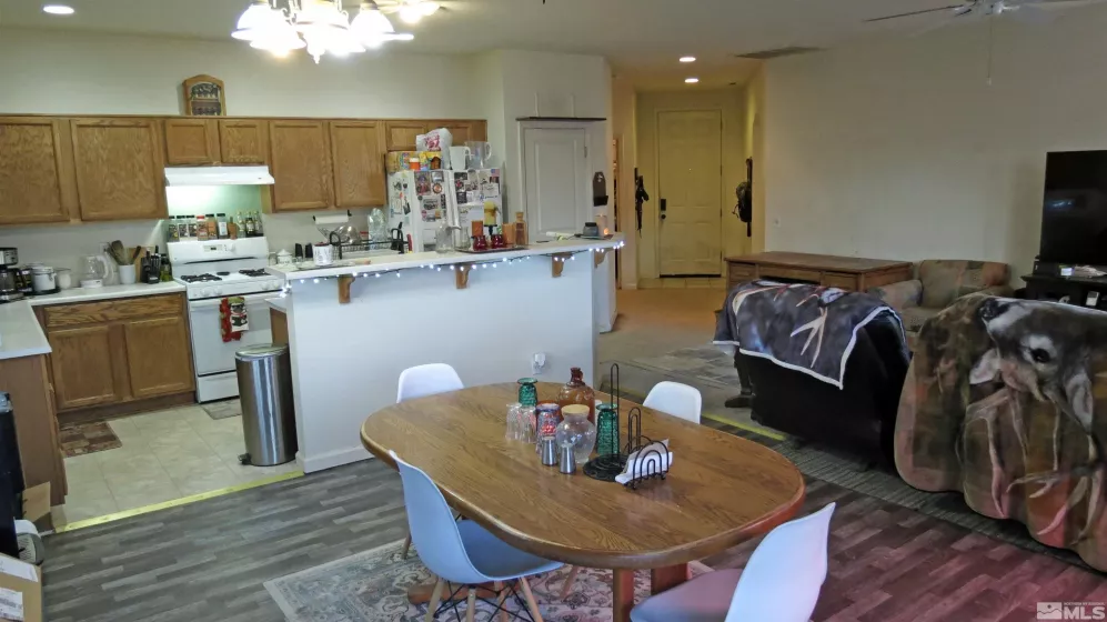 201 Crown Point, Dayton, Nevada 89403, 3 Bedrooms Bedrooms, ,2 BathroomsBathrooms,Residential,Residential,Crown Point,250006448