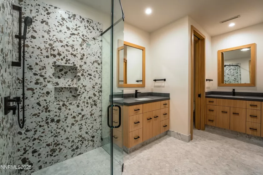 Guest Bedroom 2 Bathroom