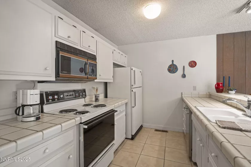 954 Fairway, Incline Village, Nevada 89451, 4 Bedrooms Bedrooms, ,3 BathroomsBathrooms,Residential,Residential,Fairway,250054905