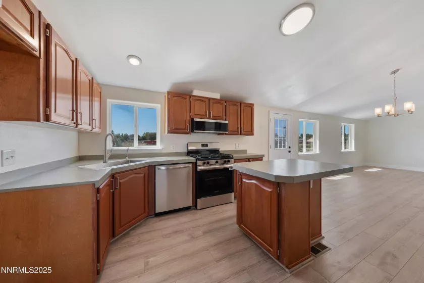 630 Thornbird, Fallon, Nevada 89406, 4 Bedrooms Bedrooms, ,2 BathroomsBathrooms,Residential,Residential,Thornbird,250054906