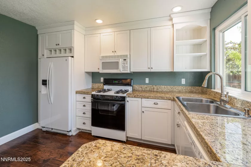 5976 Coyote Ridge, Reno, Nevada 89523, 2 Bedrooms Bedrooms, ,3 BathroomsBathrooms,Residential,Residential,Coyote Ridge,250054908