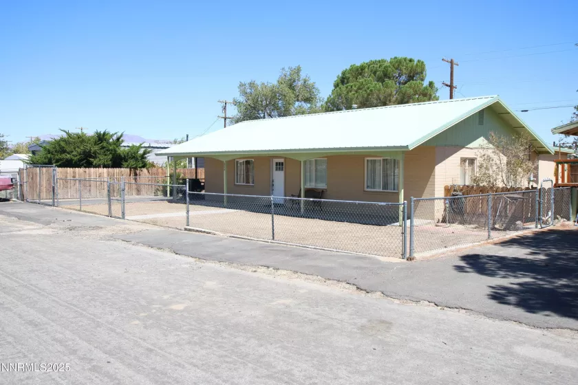 824 H, Hawthorne, Nevada 89415, 3 Bedrooms Bedrooms, ,2 BathroomsBathrooms,Residential,Residential,H,250054914