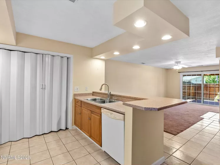 1121 Bradley, Sparks, Nevada 89434, 2 Bedrooms Bedrooms, ,1 BathroomBathrooms,Residential,Residential,Bradley,250054916